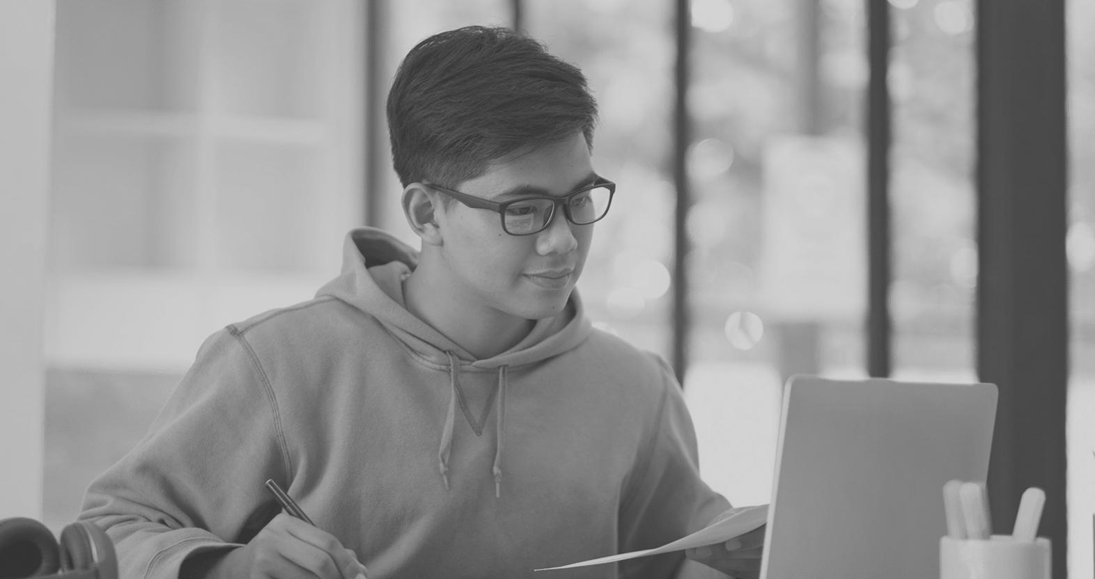 Environnement de travail collaboratif où se déroulent les ateliers pratiques